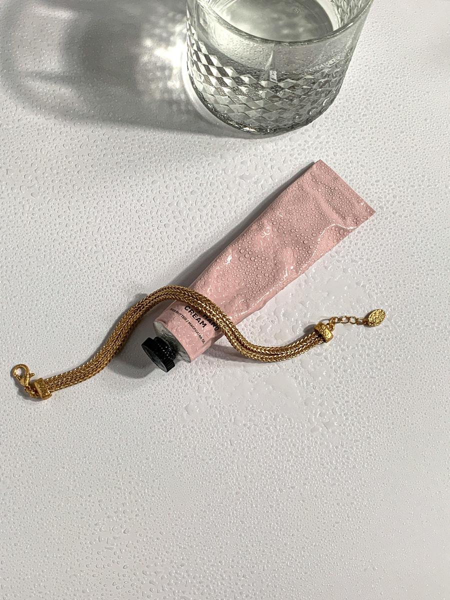 cleaning jewelry