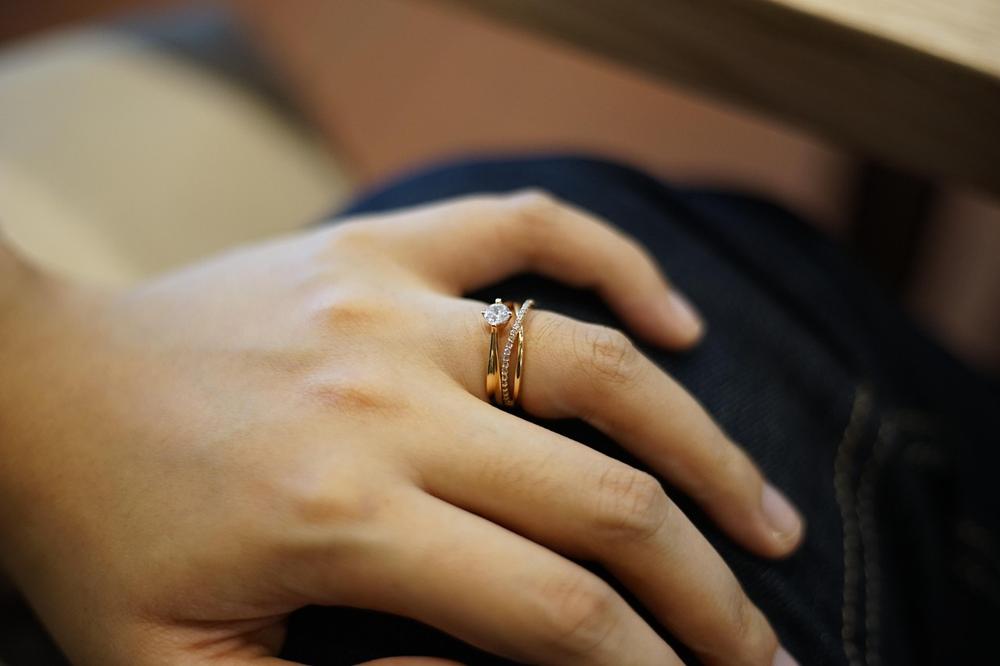 jewelry hands-4f9edf1ab0794a0db45f2cd53786c347.jpg jewelry hands